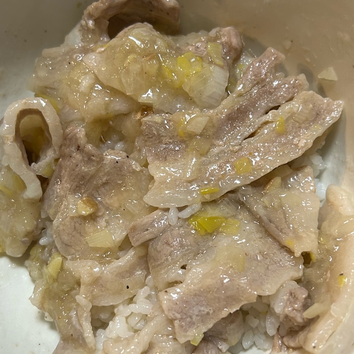 塩豚丼※スタミナ満点